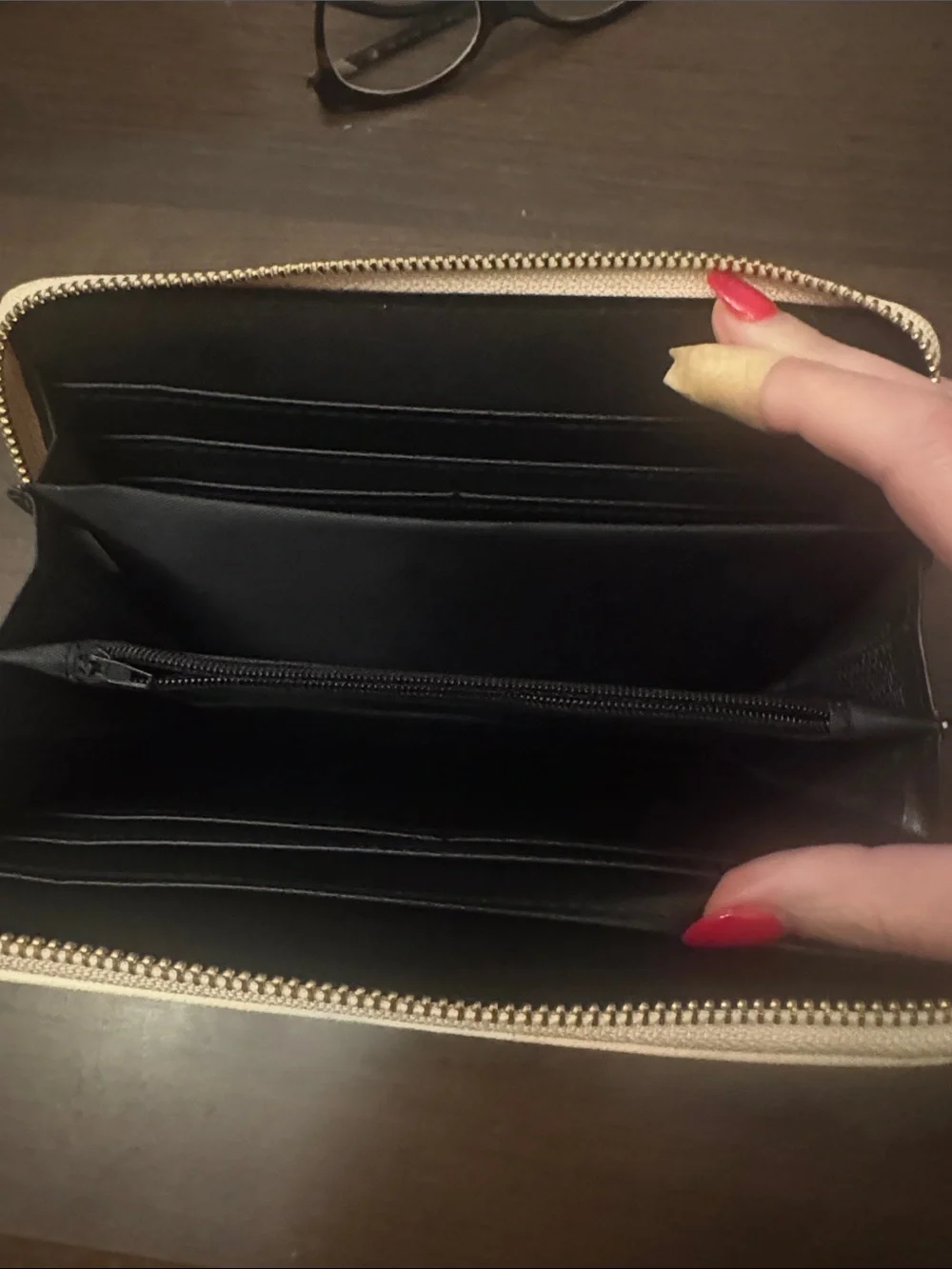 Source Unknown zip wallet